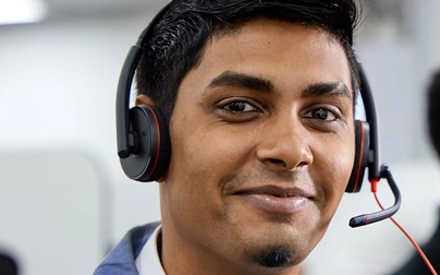 Response by Carenet Health advisor wearing headset at South Africa farshore healthcare BPO center in Durban